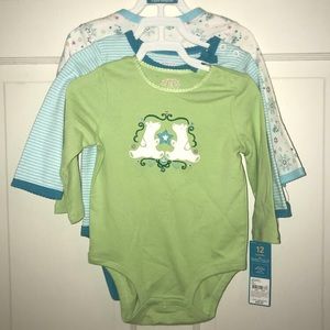 Carter’s 3 pack bodysuit